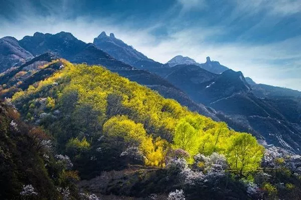 白石山景區<a href='https://www.www.51kouyi.org/' target=_blank>旅游攻略</a>一日游