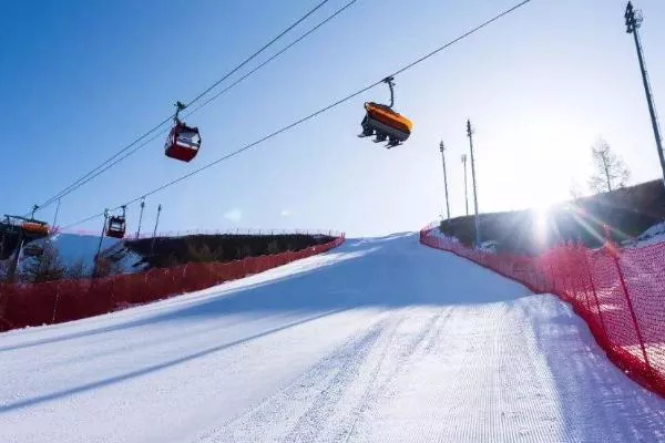 2021翠云山銀河滑雪場<a href='https://www.www.51kouyi.org/' target=_blank>旅游攻略</a> 交通-門票-住宿