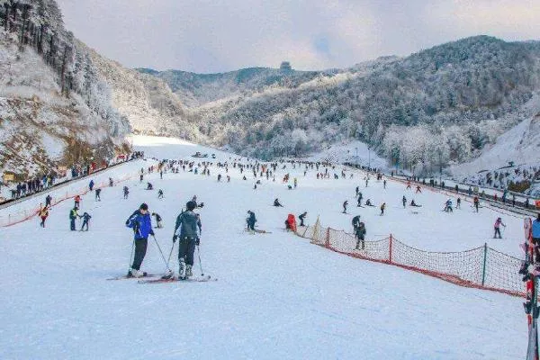 2020大明山萬松嶺滑雪場開放時間 大明山萬松嶺滑雪場<a href='https://www.www.51kouyi.org/' target=_blank>旅游攻略</a>
