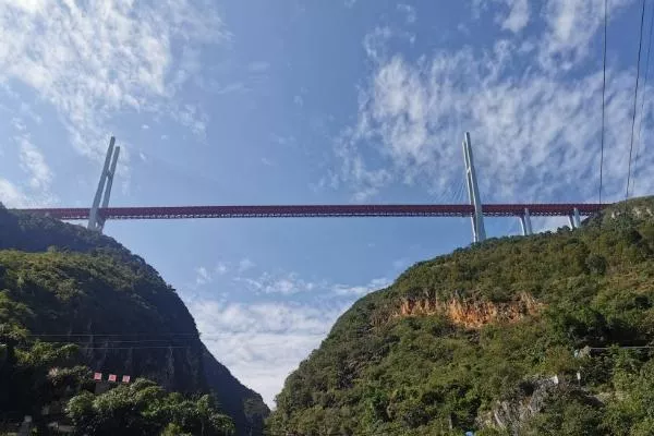 云南自駕<a href='https://www.www.51kouyi.org/' target=_blank>旅游攻略</a><a href='/ziyouxing/' target=_blank>自由行</a>路線推薦
